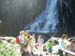 8 Beim Wasserfall